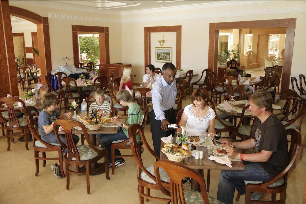 Imperial Shams Abu Soma Hotel ฮูร์กาดา ภายนอก รูปภาพ